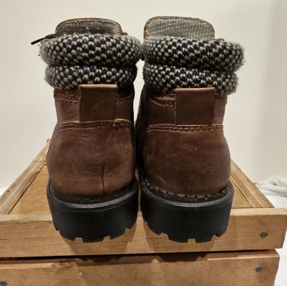 B Women’s Westbound Boot New without box Convenience Hiking suede weatherproof - Picture 10 of 12